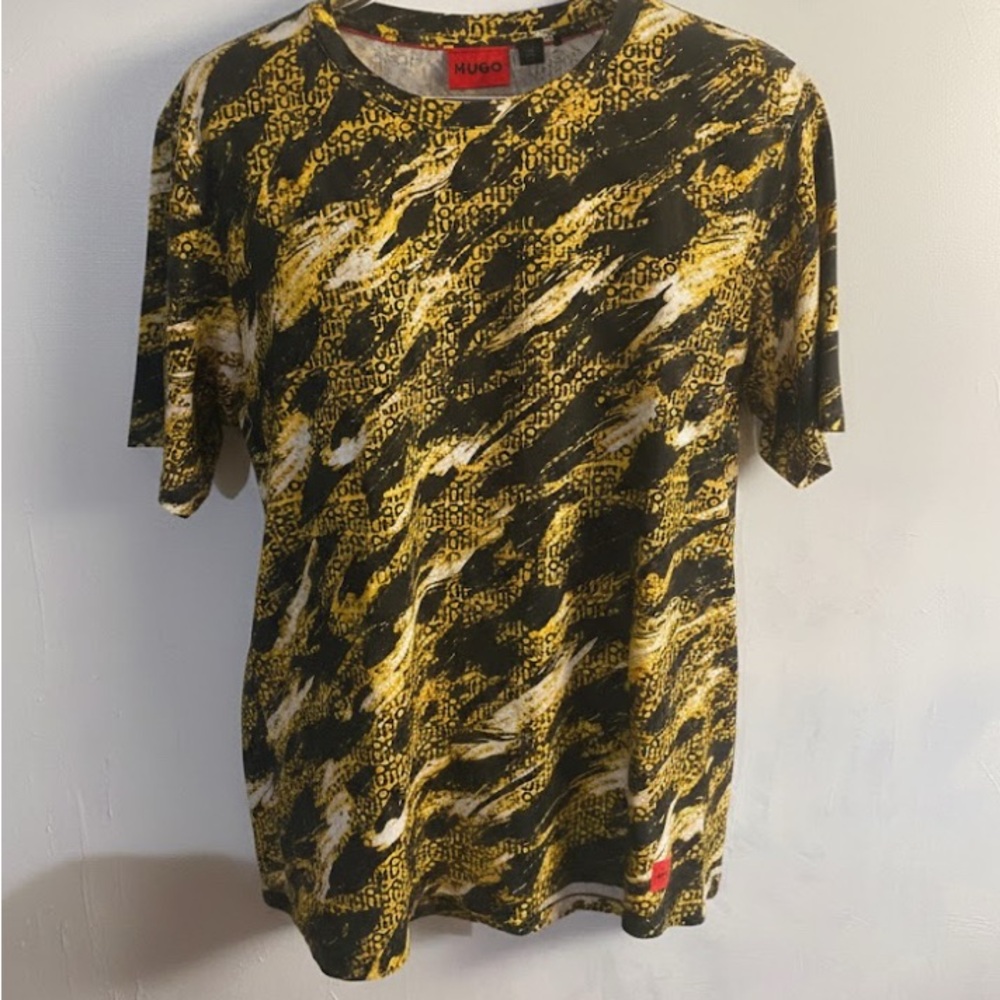 HUGO Yellow and Black Patterned Men's Tee